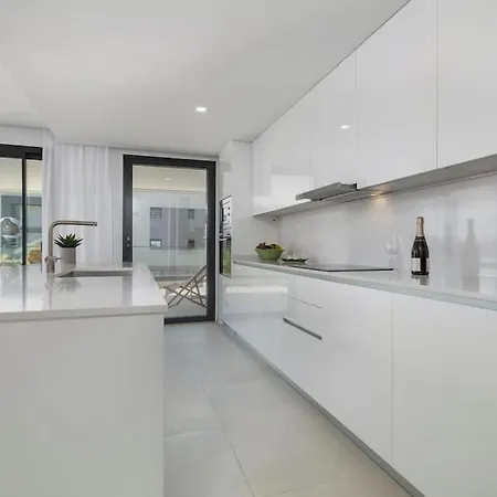 Amazing 4 Bedroom With Pools + Gym - Rdr269 Apartment *