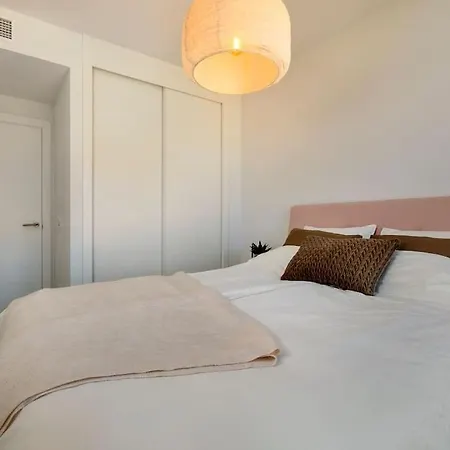 Apartment Amazing 4 Bedroom With Pools + Gym - Rdr269 *
